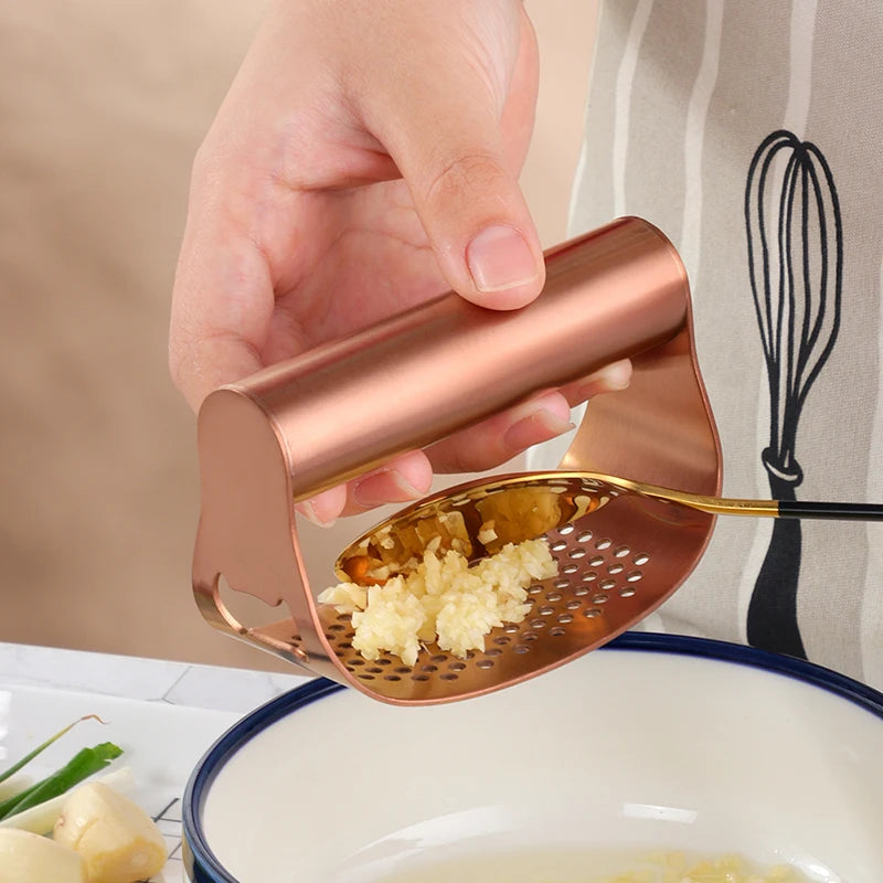 Gadgets de Cocina Multifuncionales Prensa de Ajo de Acero Inoxidable Manual Exprimidor de Jengibre y Ajo Triturador Herramientas para Verduras Abridor de Botellas