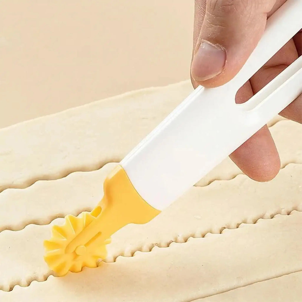Cortador de pizza pequeño Rodillo de corte de pasteles de precisión Gadget de cocina multifuncional Rodillo cortador de masa con mango Adecuado para tarta